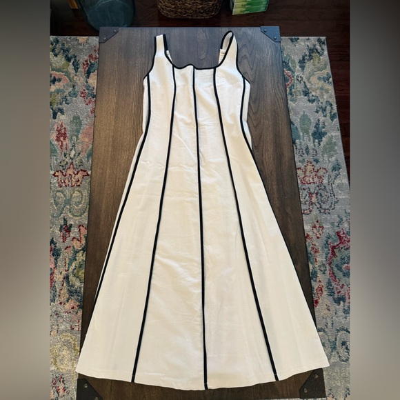 Miss Match Samantha Sleeveless Contrast Piping Linen Dress, Size Medium - Picture 11 of 12